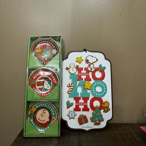 Peanuts Holiday Wall Decor and decor Set - Multicolor